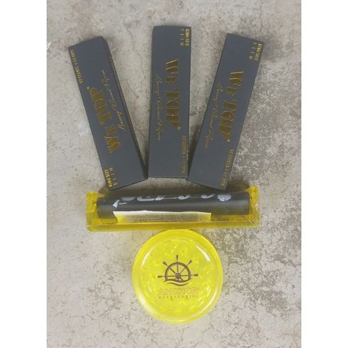 Grinder + Roller + 3 Booklets Of WeTop Rolling Papers
