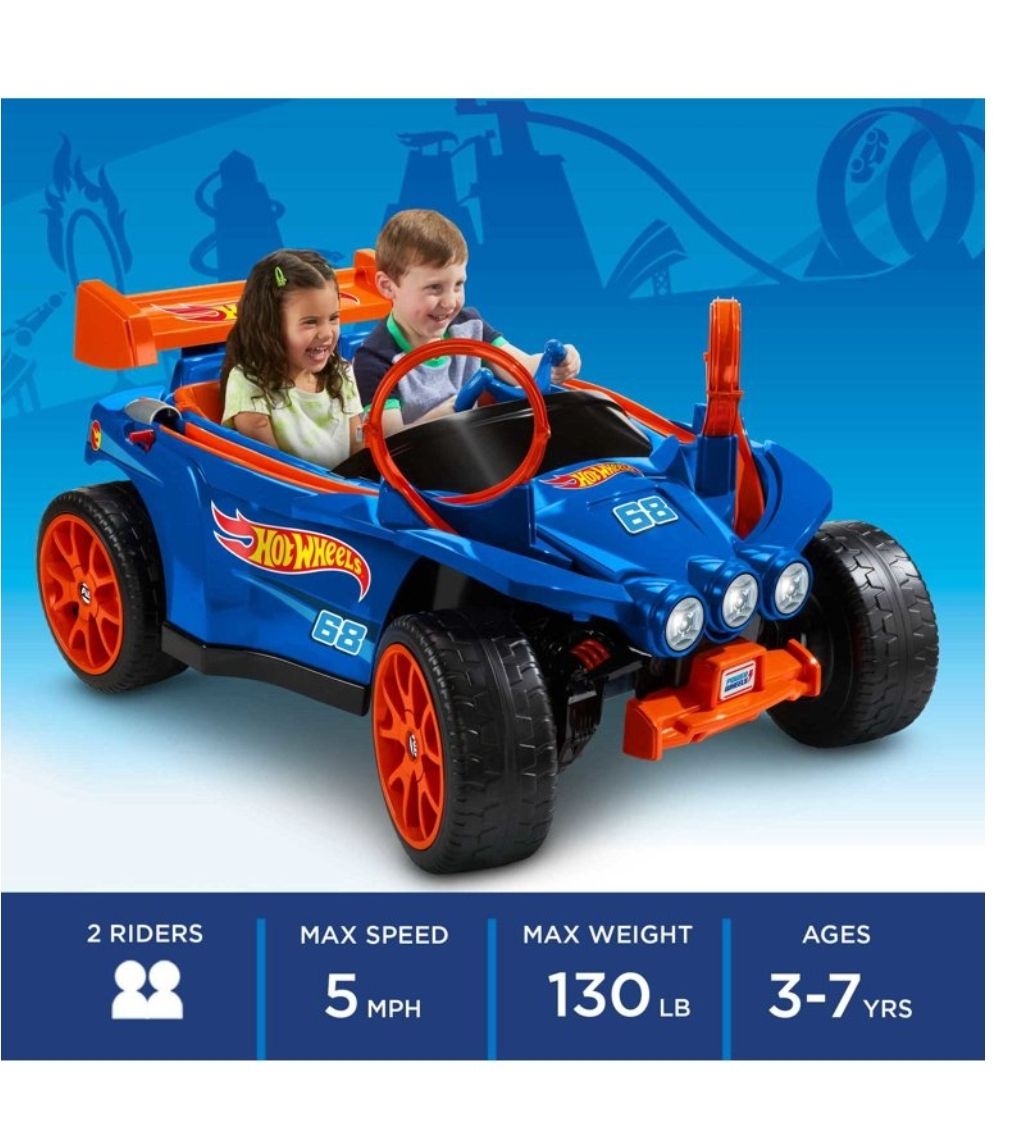 Power Wheels Hot Wheels Racer Ride On And Playset With 5 Hot Wheels Die-Cast Vehicles