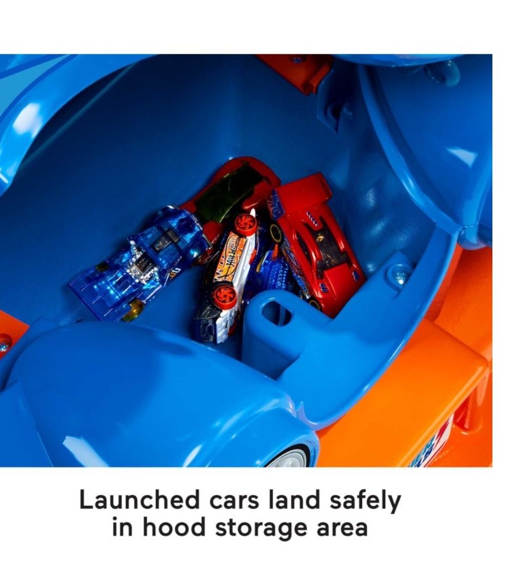 Power Wheels Hot Wheels Racer Ride On And Playset With 5 Hot Wheels Die-Cast Vehicles