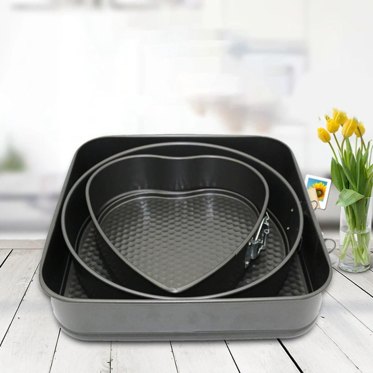 3pcs Springform Heart Shape Pan Set Non-Stick Bakeware Kitchen Cake Mode Baking Pan with Removable Bottom Decorating Tools
