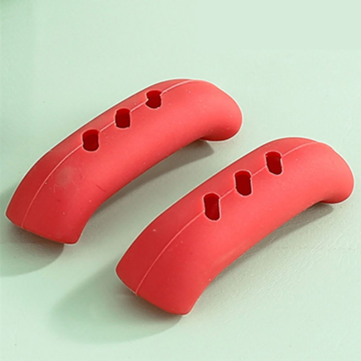 4PcsSet Pot Handle Cover Heat Radiations Pot Ear Clip Red
