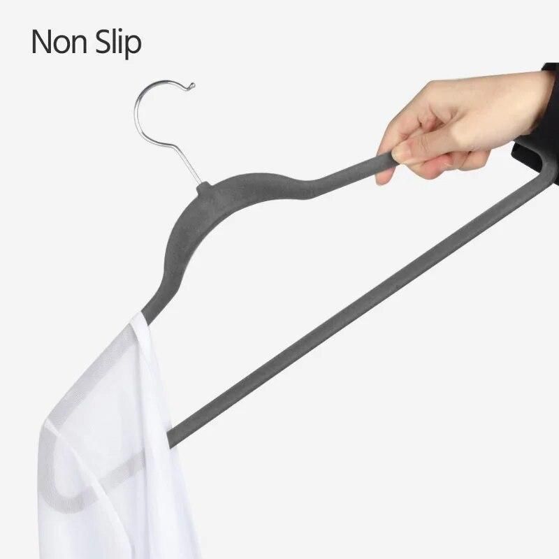 Easyfashion 100PCS Heavy Duty Non Slip Velvet Clothing Hanger
