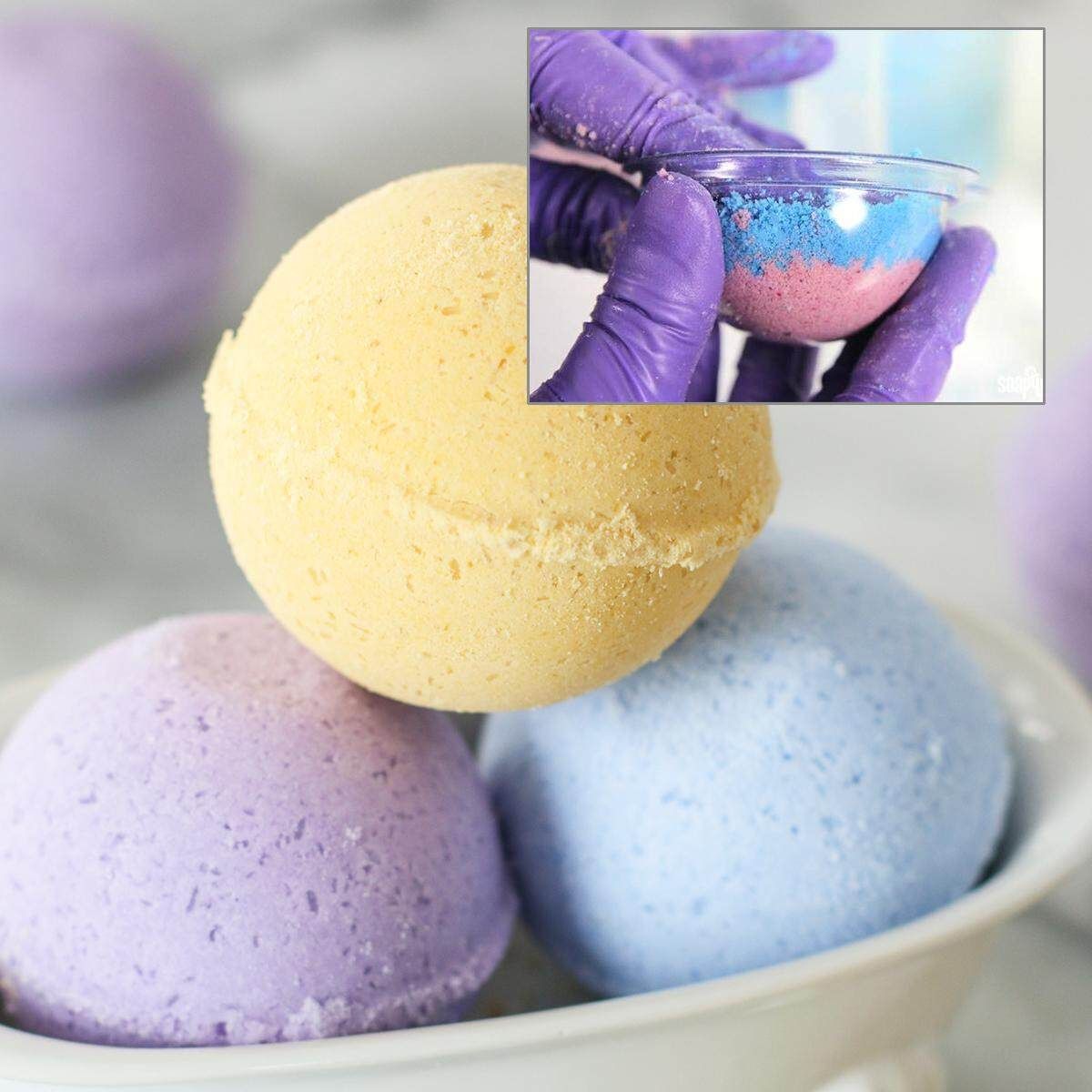 75 Pieces DIY Clear Plastic Bath Mold With 7cm Christmas Ball