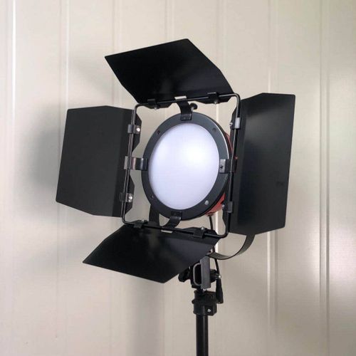 2022 Quality Dimmable LED Red Head With Adapter + Stand