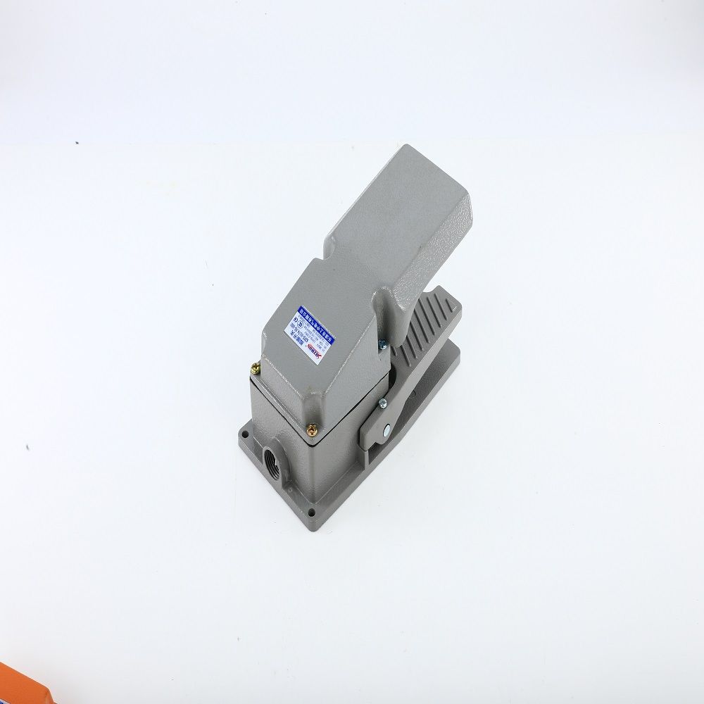 Foot Switch Pedal Switch Foot Pedal Switch With Wire 220V Foot Pedal Type CNC Machine Tool Bending Machine Punch FS-5