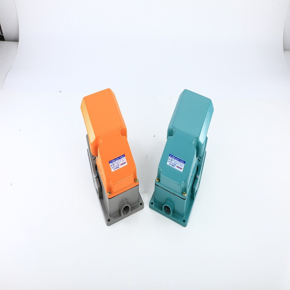 Foot Switch Pedal Switch Foot Pedal Switch With Wire 220V Foot Pedal Type CNC Machine Tool Bending Machine Punch FS-5