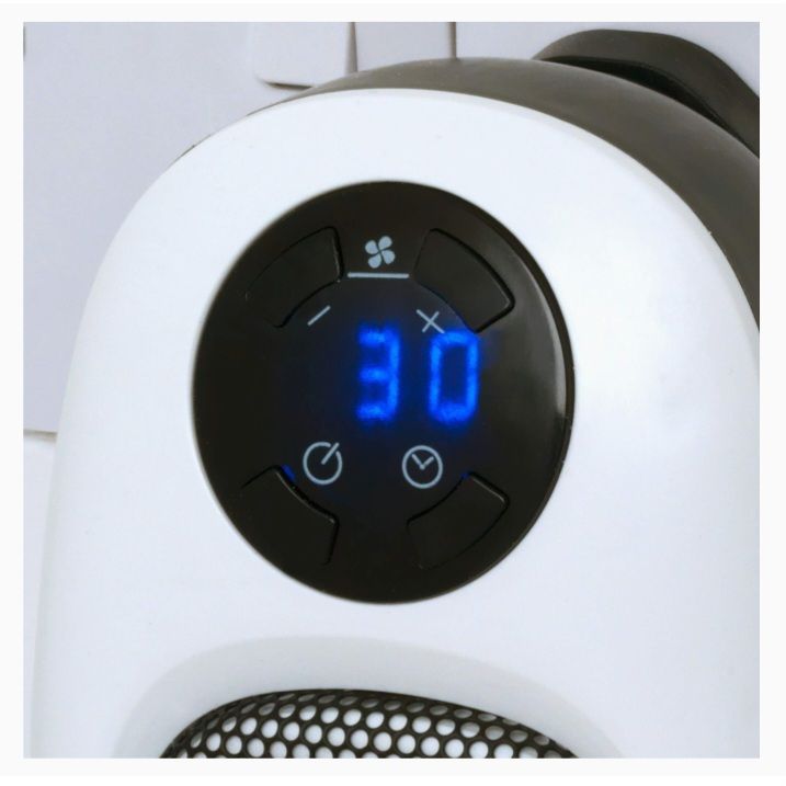 Compact 500W Handy Plug-in Heater With LED Display