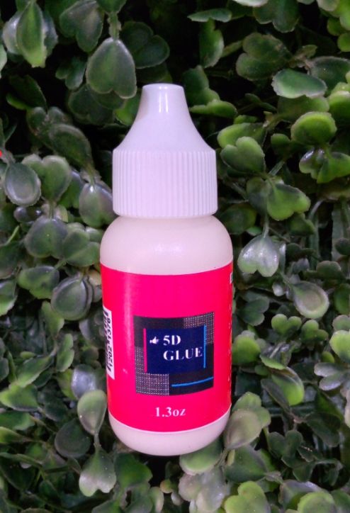 5D Glue For Wigs And Weavons..