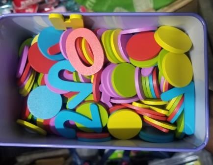 MONTESSORI NUMBERS AND COUNTERS
