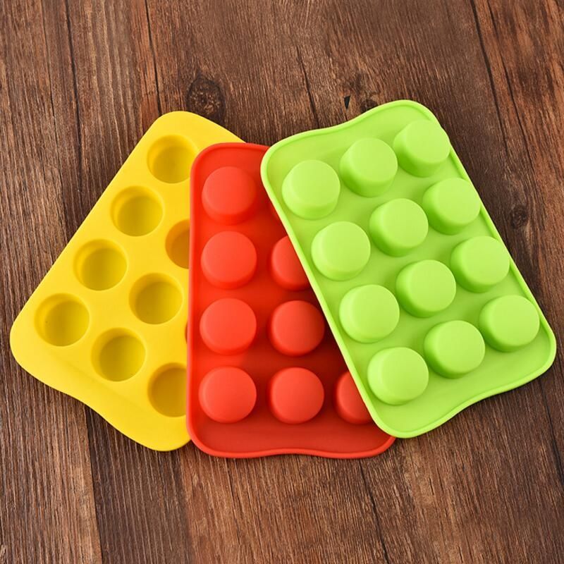 2 PCS Silicone Chocolate Mold Tray Creative Geometry Shaped Ice Cube Cake Decoration Mold, Shape:Round(Yellow)