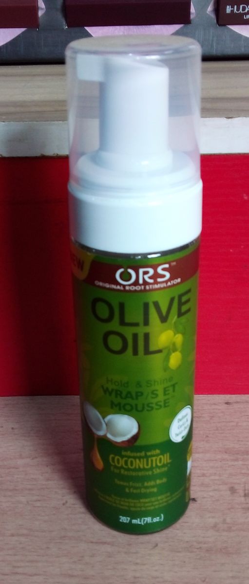 OLIVE OIL HOLD AND SHINE MOUSSE WITH COCONUT OIL