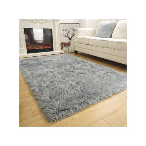 Fluffy Faux Fur Rug - 5by7ft