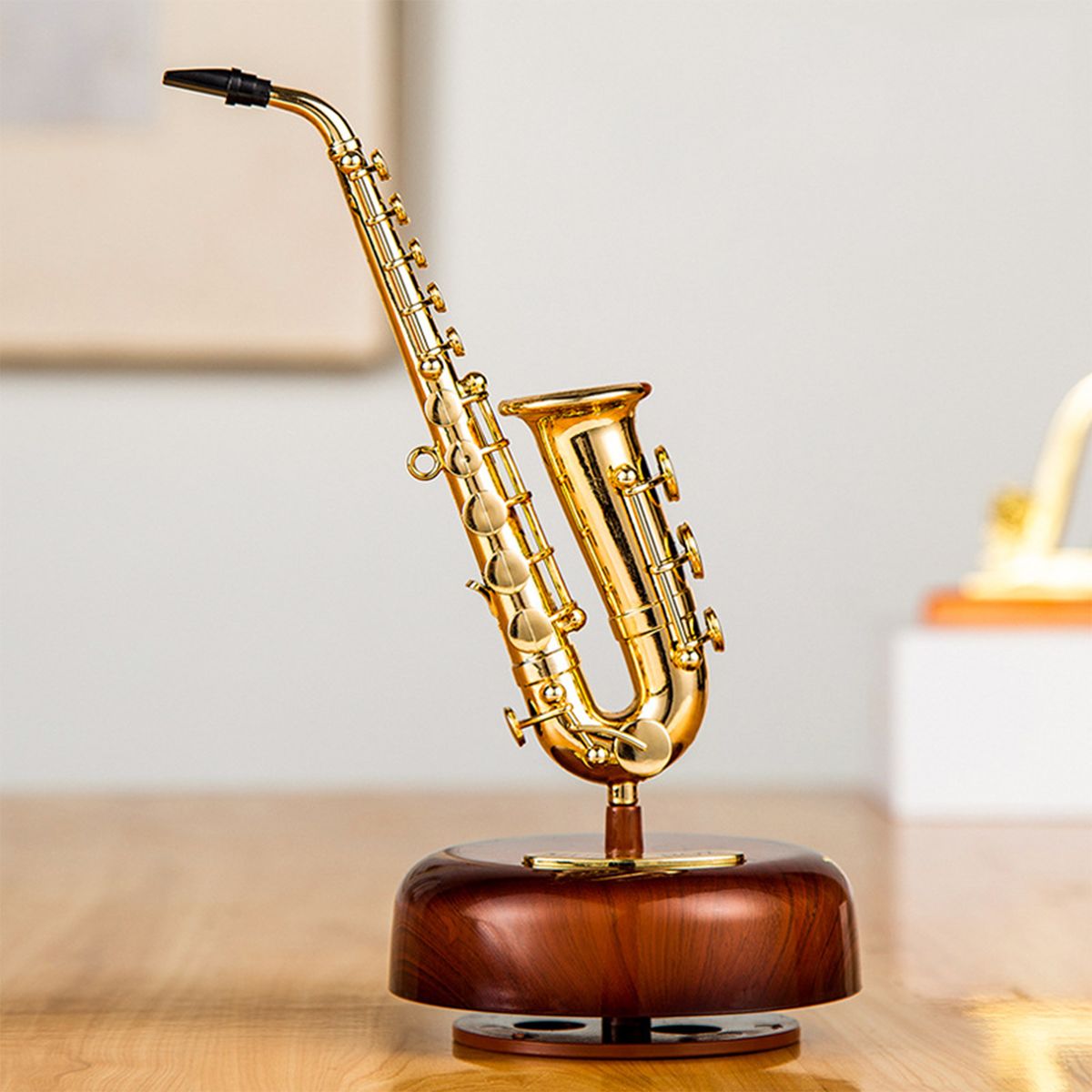 Saxophone Music Box Classical Wind Up Musicbox Twirling