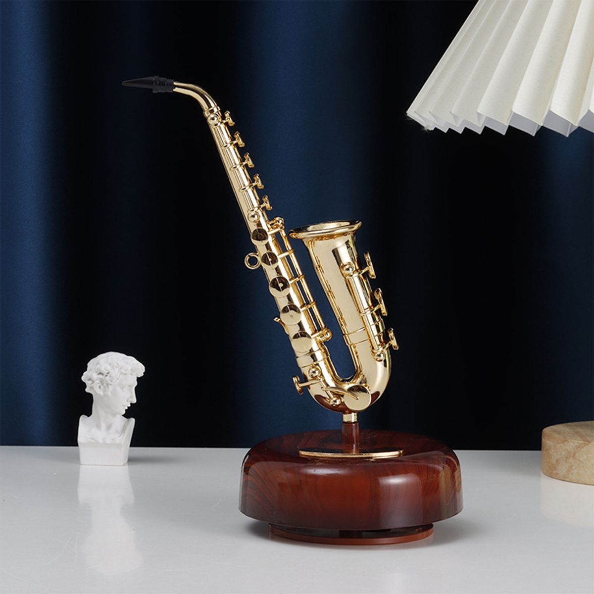 Saxophone Music Box Classical Wind Up Musicbox Twirling