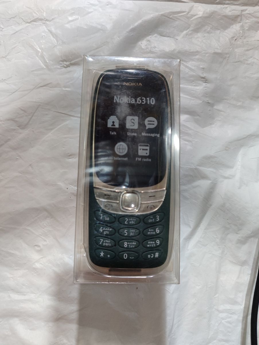 6310 Classic Design, Wireless FM Feature Phone - Green