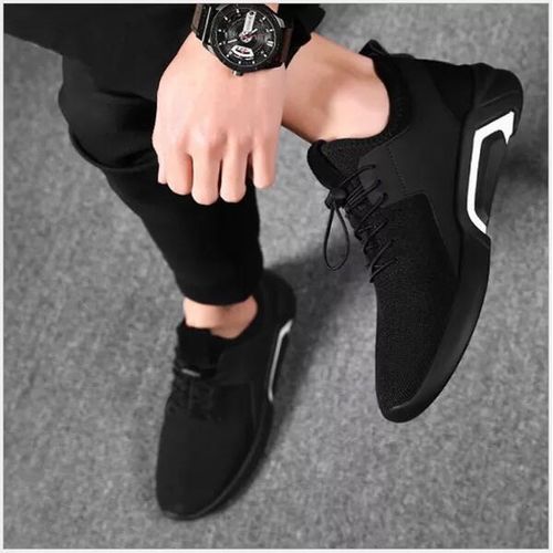 Walkabout FreeStyle Sneakers- Black/White Strip