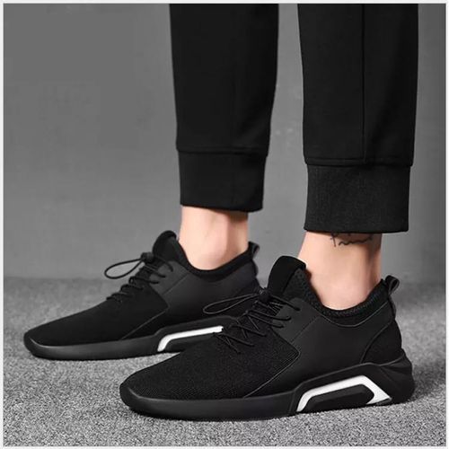 Walkabout FreeStyle Sneakers- Black/White Strip