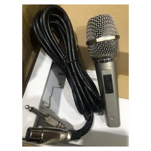 PROFESSIONAL WIRED MICROPHONE
