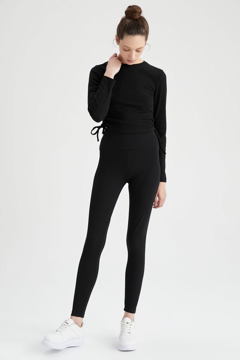 Woman Young Knitted Leggings - Black