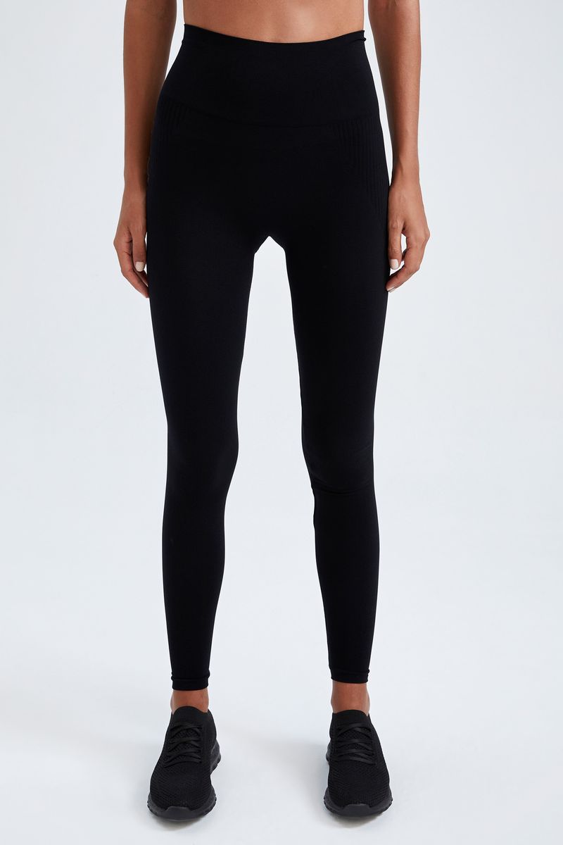 Woman Legging Fit Knitted Leggings-Black