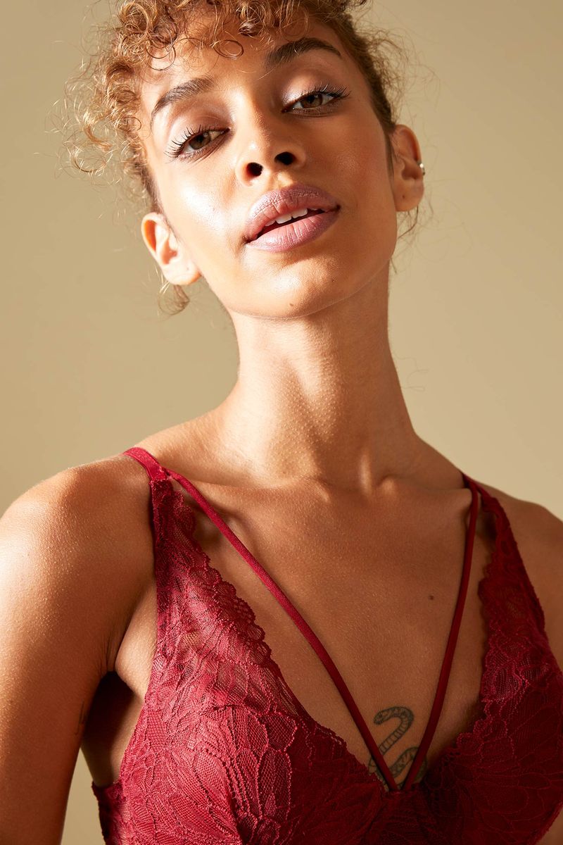 Woman T-Shirt Bra - Bordeaux