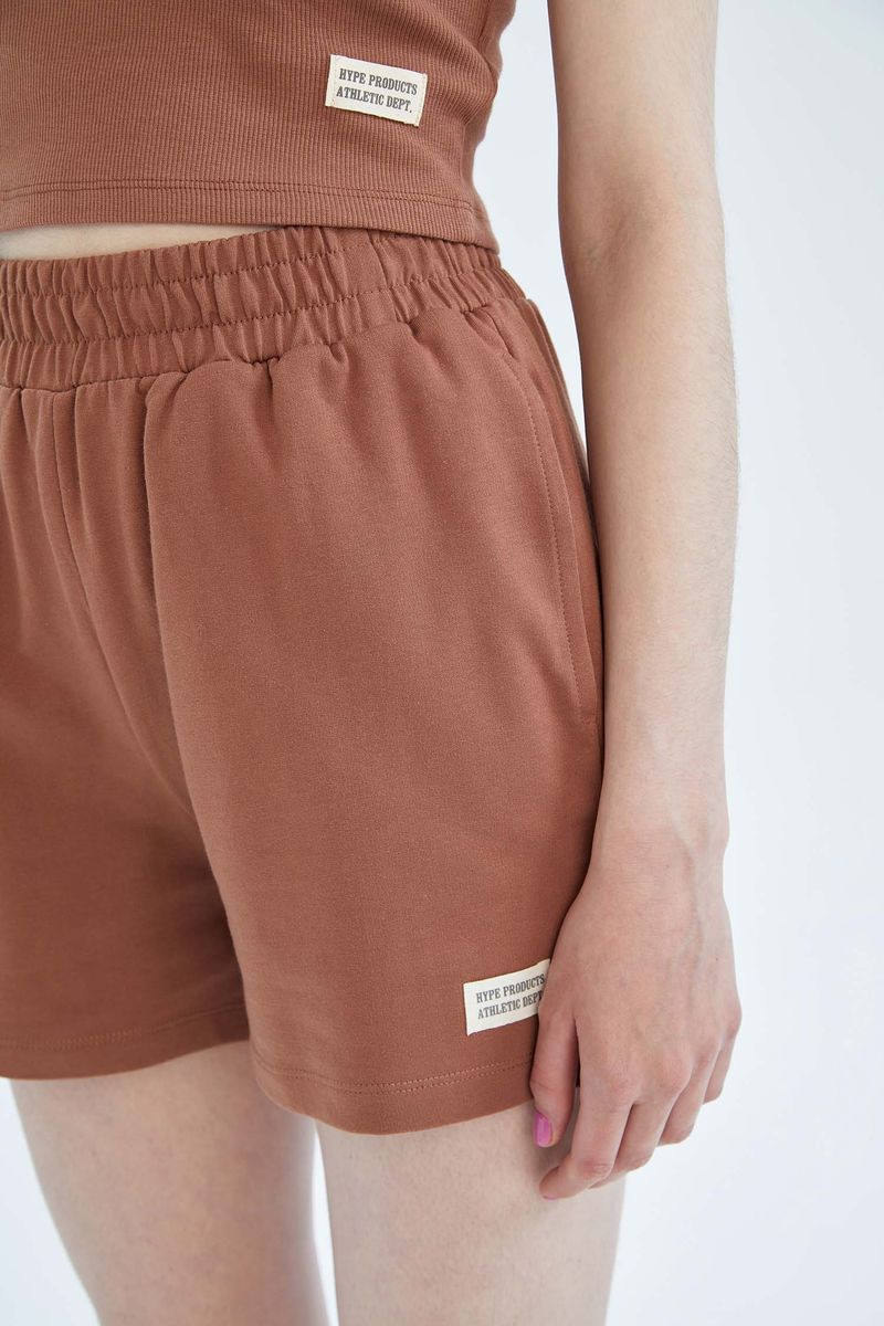 Woman - Slim Fit Short-Brown