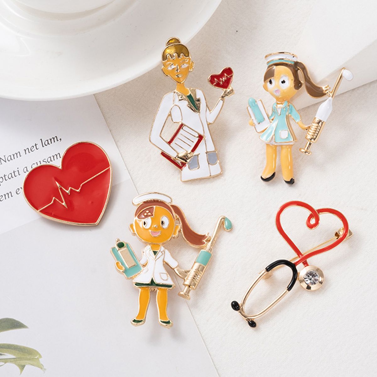Cartoon Heart Brooch Pin Fashion Women Men Clothes Bags Decoration