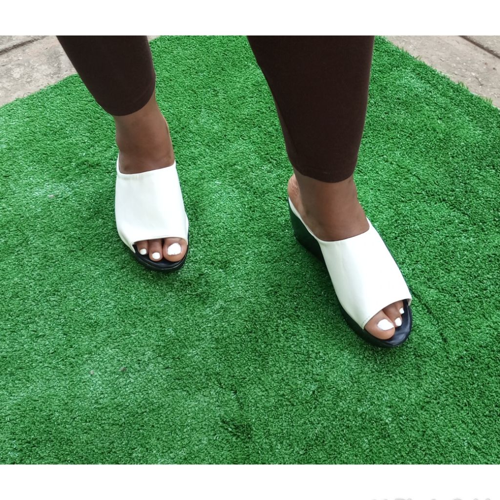 Open Toe Wedge Slippers For Ladies - White