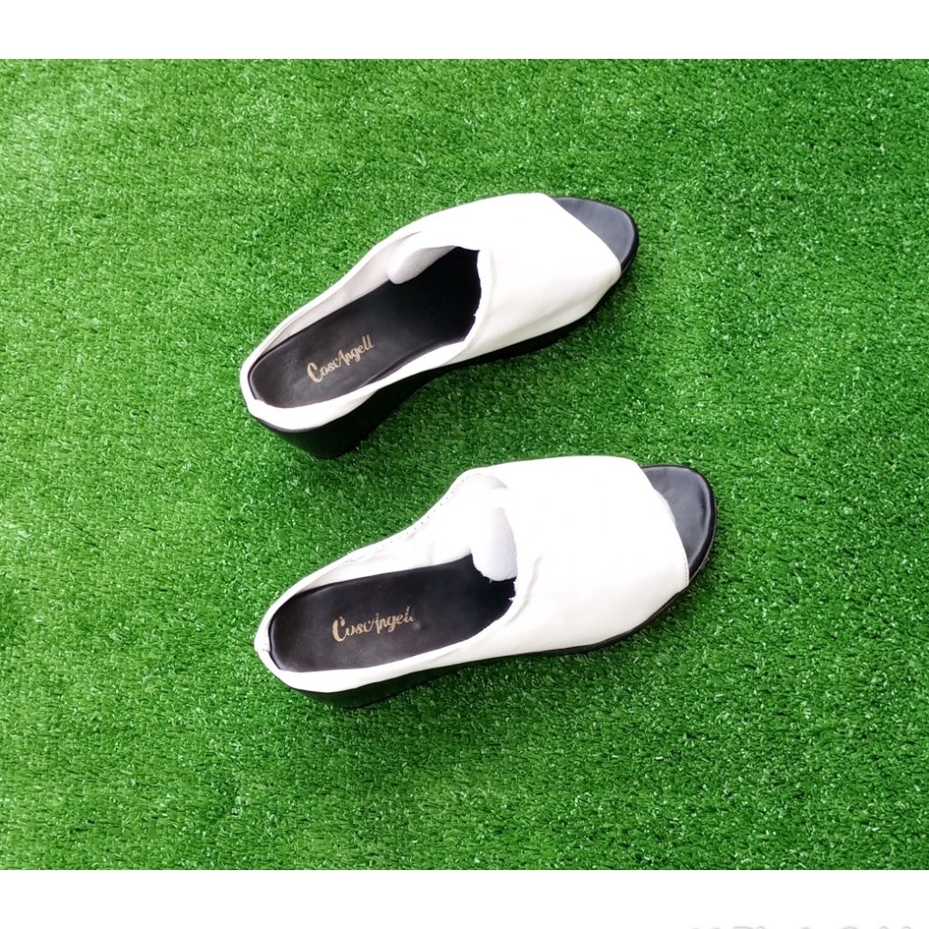 Open Toe Wedge Slippers For Ladies - White