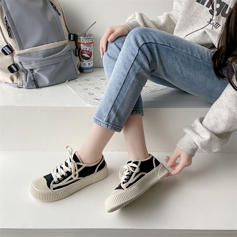 2022 Ladies Fashion Korean Casual Sneakers - Black And White