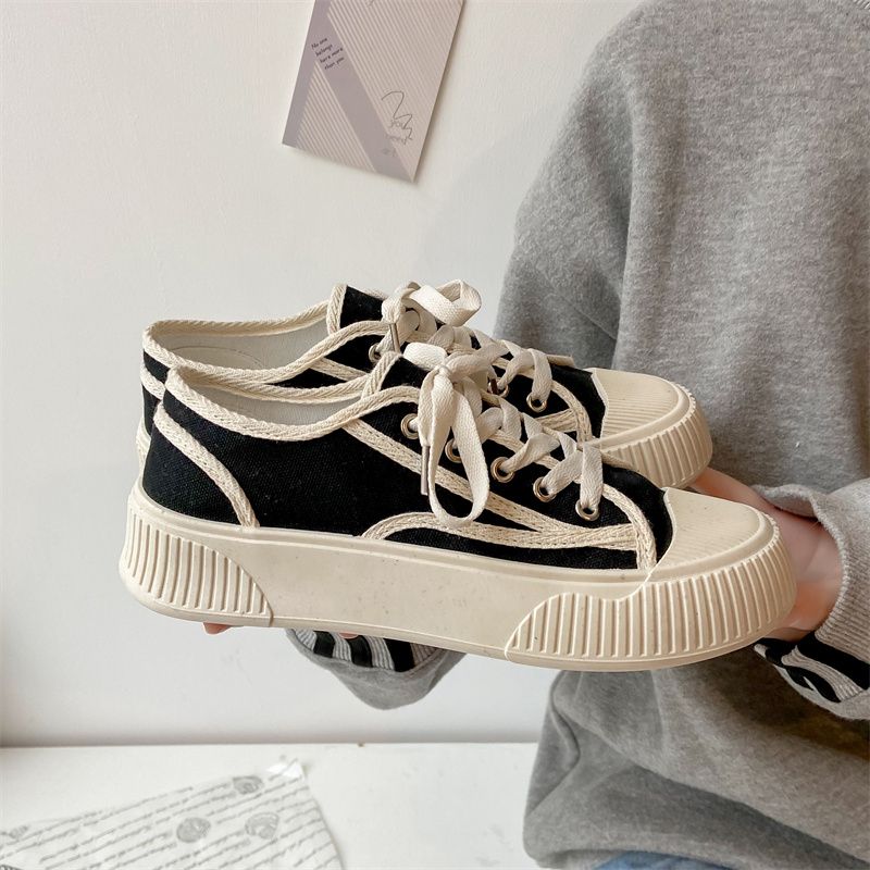 2022 Ladies Fashion Korean Casual Sneakers - Black And White