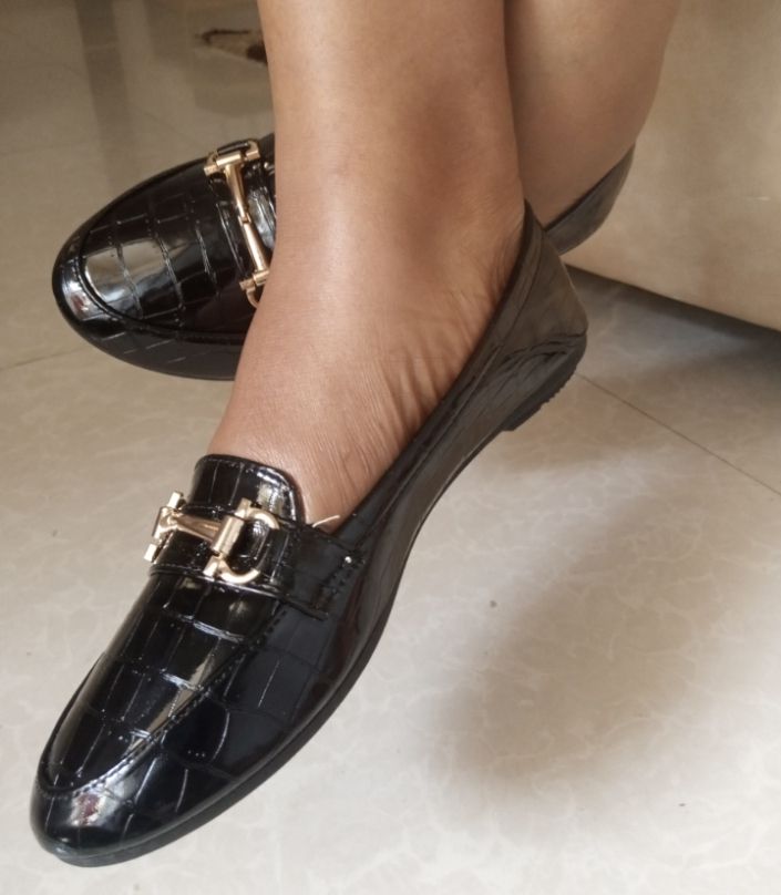 Unique Ladies Flat Shoes - Black