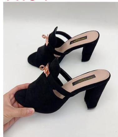 Beautiful Ladies Block Heel Slippers-Black