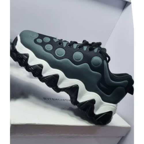 Rugged Sole Men Trendy Poka Sneakers - Grey