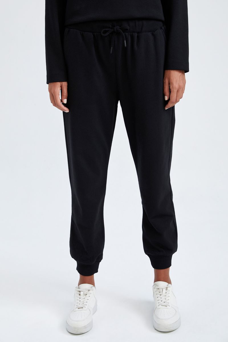Woman Standart Fit Knitted Trousers-Black