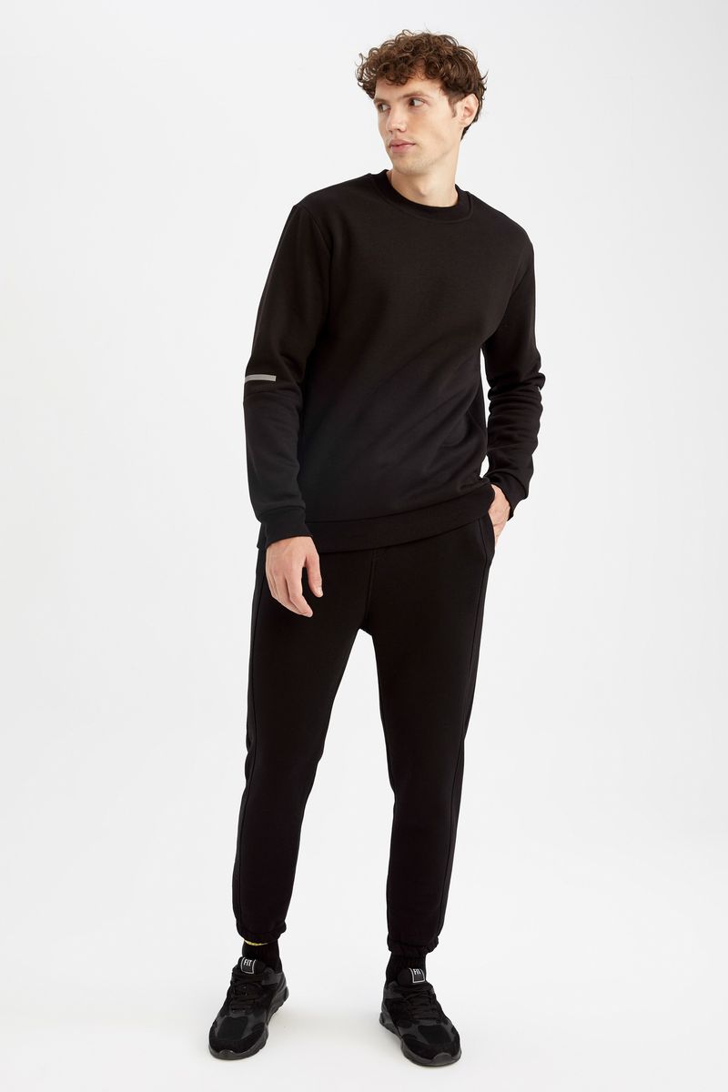 Man Knitted Standart Fit Jogger -Black