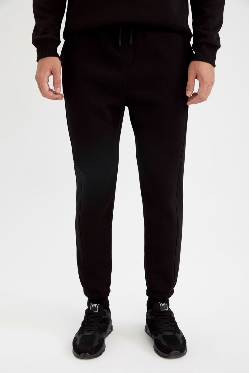 Man Knitted Standart Fit Jogger -Black