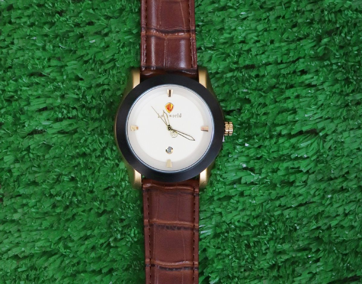 Men Leading Quality Leather Wristwatch
