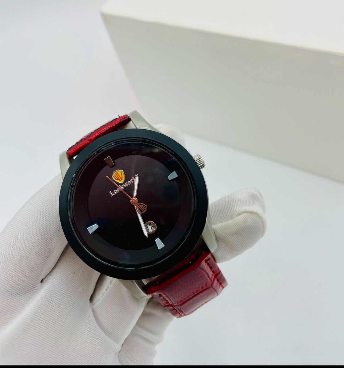 LOOK WORLD  LUXURY WRISTWATCH  WATERPROOF