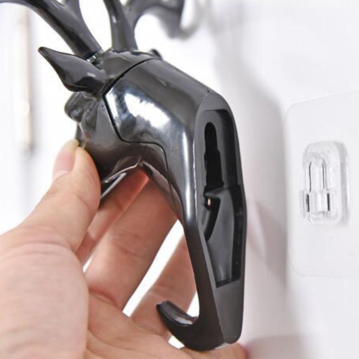 Adhesive Hook Deer Elk Head Shape Towel Hanger No Punching Hanging Hook Wall Mount Heavy Duty Hook Keys Sticky Holder Stick on Wall Door Cabinet Bathroom Kitchen Bedroom