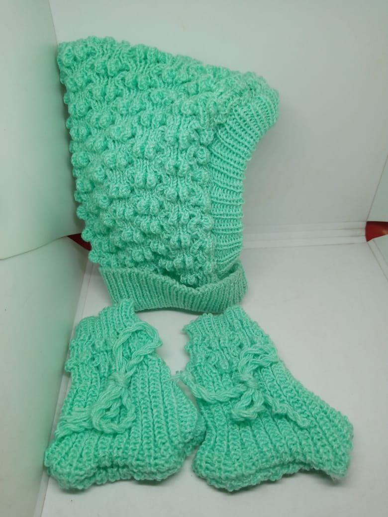 Knitted Unisex Baby Cap And Socks A3 - Green