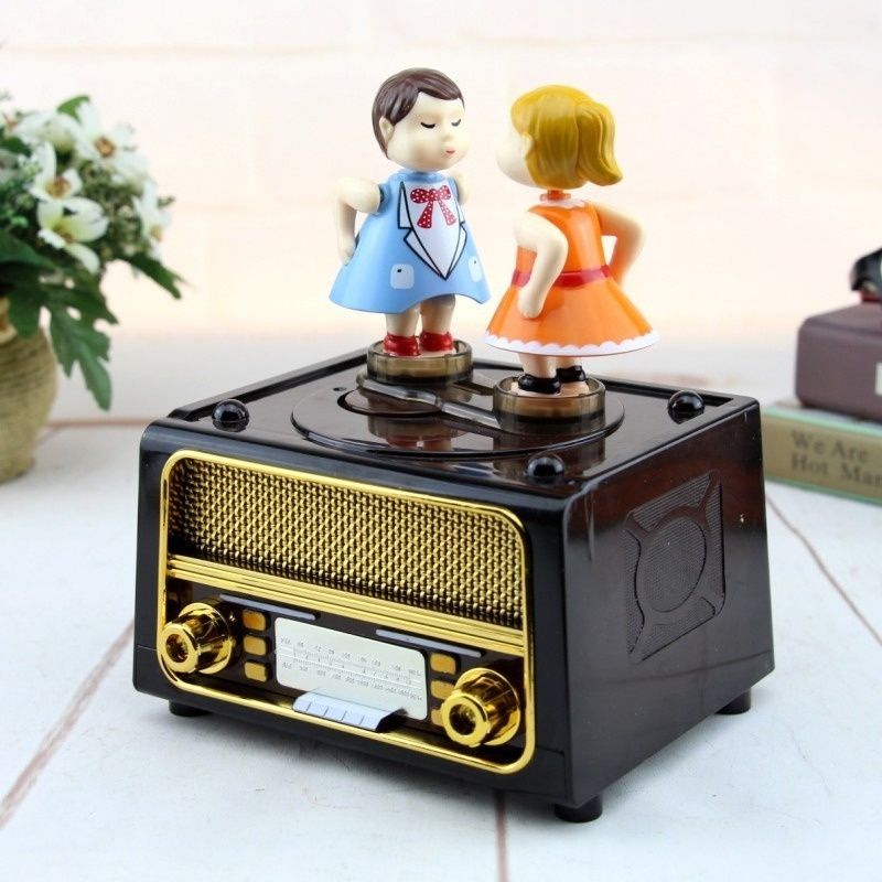 Couple Kiss Music Box Birthday Gift Party Supply Music Box Diy Radio Shape-