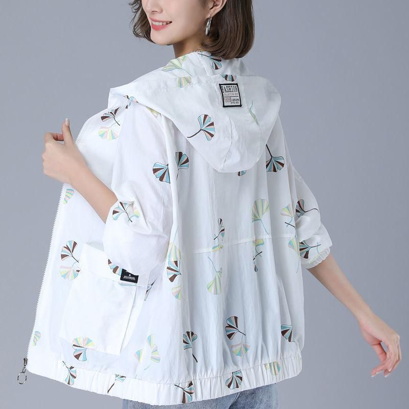 2022 New Summer Jacket Women Sun Protection Clothing Fashion  Middle-Aged Mother Casual Loose Hooded Thin Windbreaker Coat  Fema