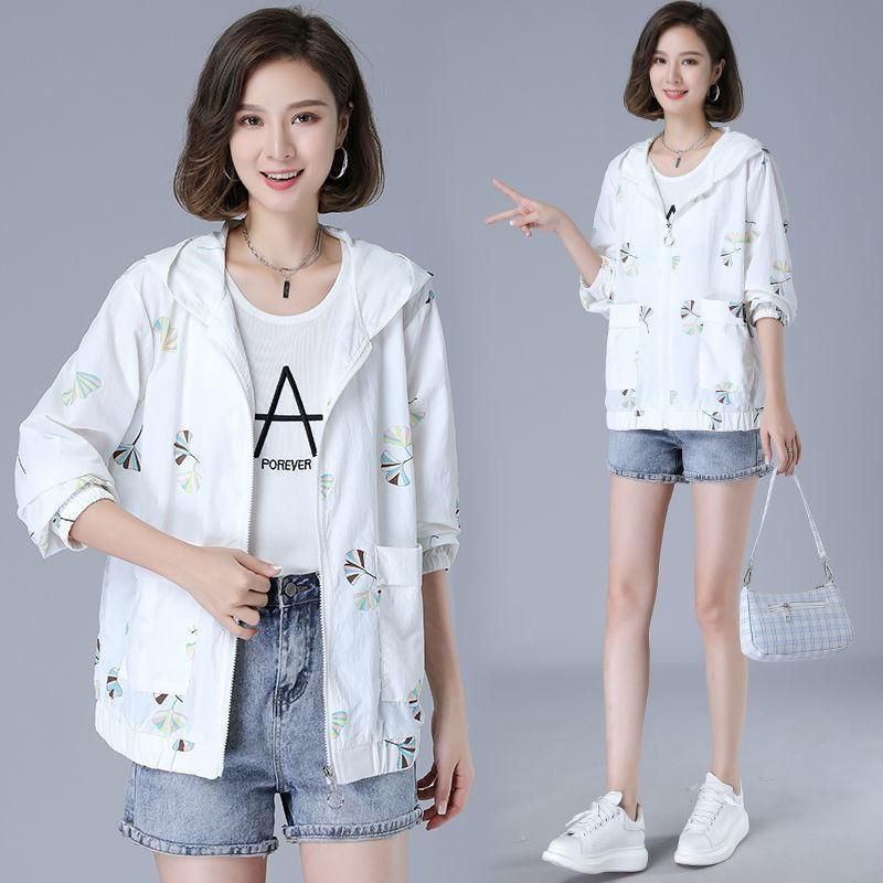 2022 New Summer Jacket Women Sun Protection Clothing Fashion  Middle-Aged Mother Casual Loose Hooded Thin Windbreaker Coat  Fema