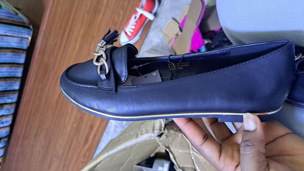 Ladies Black & Gold Tassel Loafers Flat
