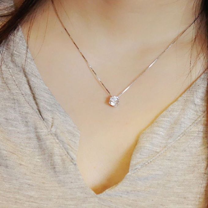 Women Simple Tiny Diamond Pendant Silver Necklace