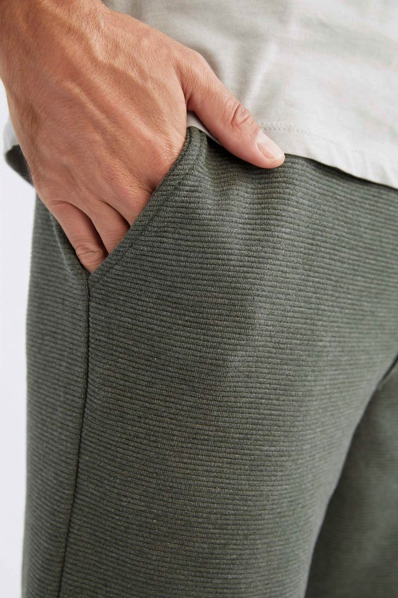 Man Regular Fit Knitted Short - Khaki