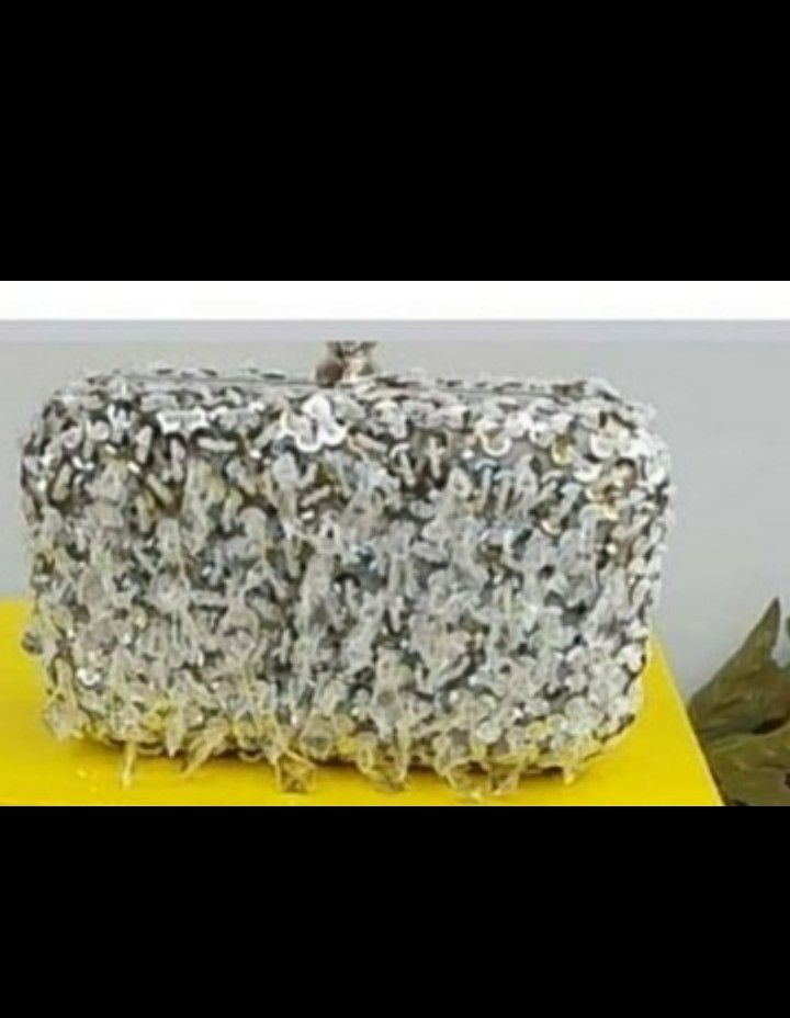 Quality Bridal Stones Decorated Sparkling Clutch Purse