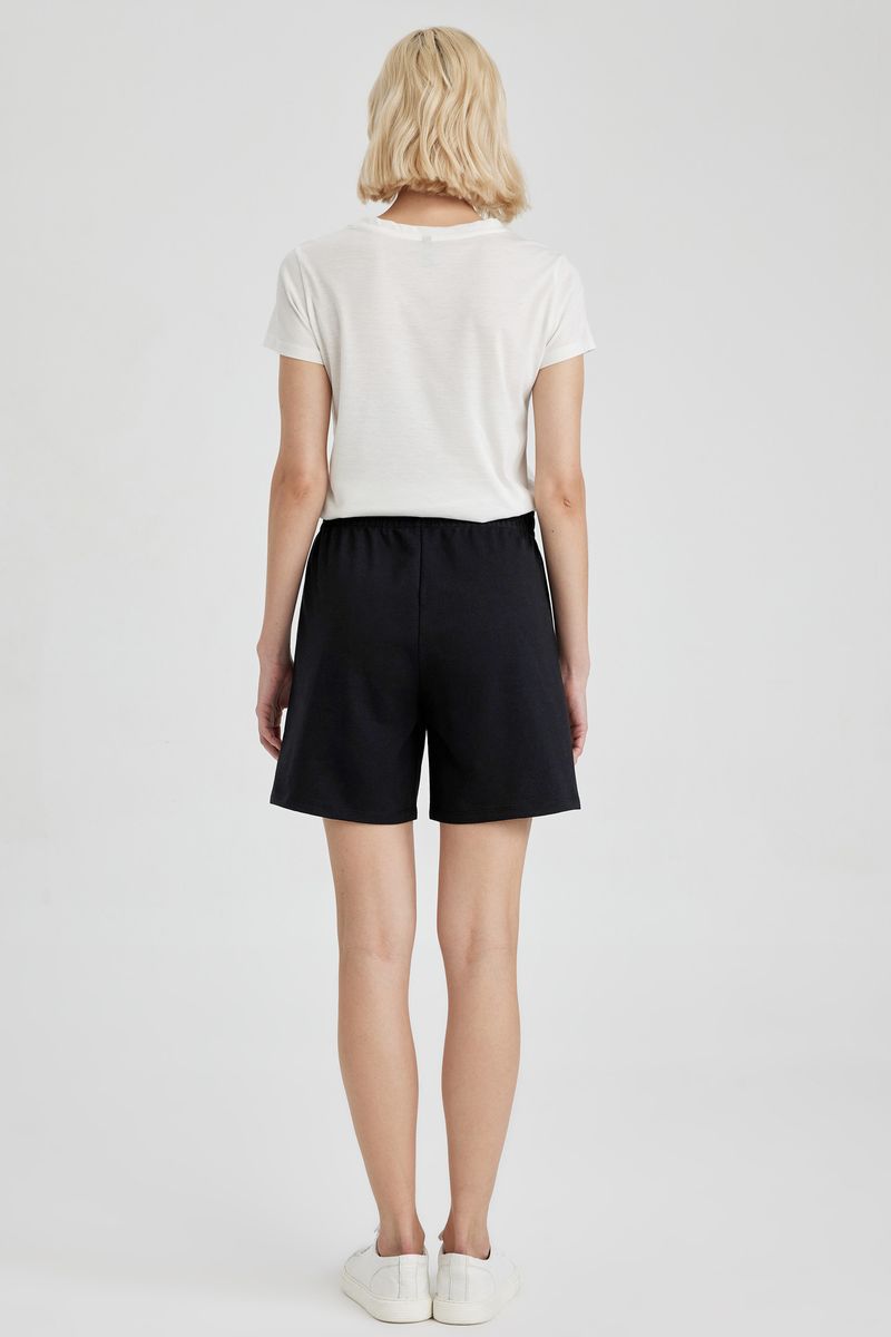 Woman Regular Fit Knitted Bermuda - Black