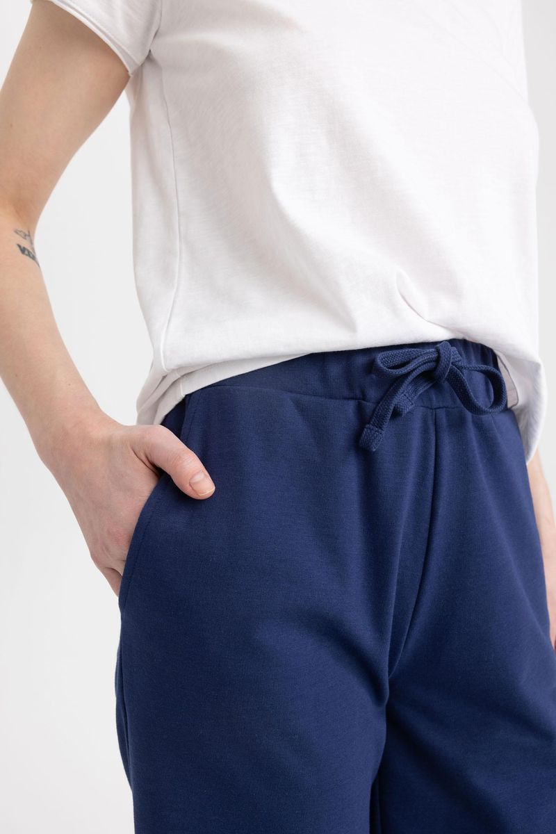 Woman Regular Fit Knitted Bermuda - Navy